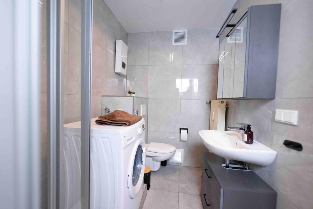 Comfy Apartment Heart Of City Airport Mannheim Exterior foto